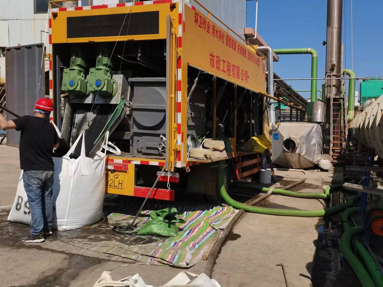 昌化镇淤泥压干处理